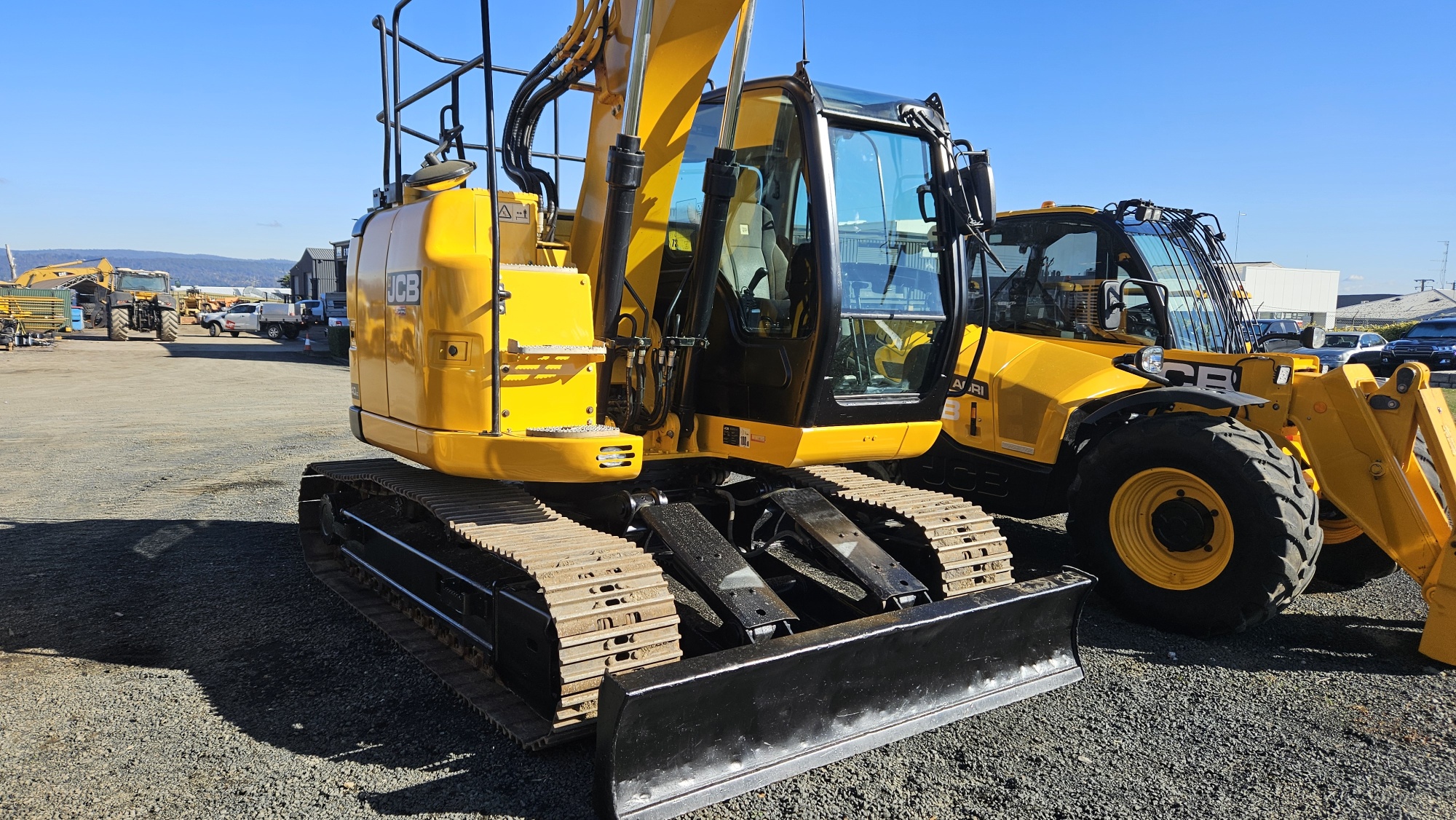2018 JCB JZ140D-LC excavator Excavator for sale